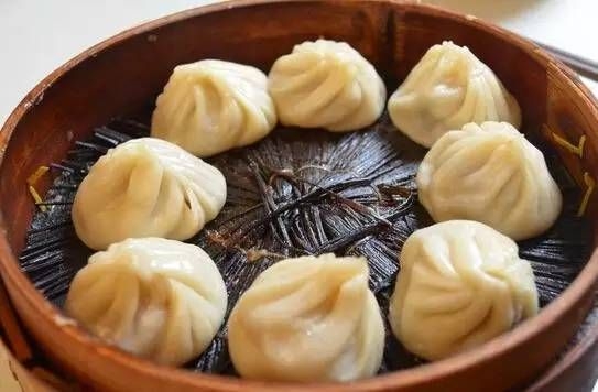 上海人排长队也要吃的15家小笼汤包