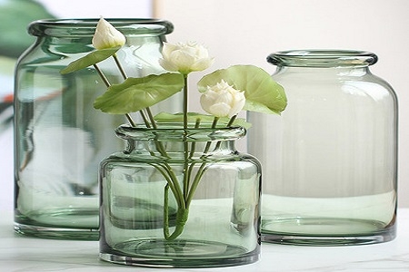 绿色玻璃花瓶摆件