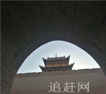 该遗址位于刘家镇合心村南城子屯北约0.5公里处一高岗地上。