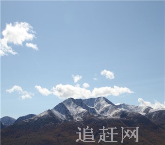 二龙湖风景区位于吉林省公主岭市，辽源市和伊通县的二市一县交界处，象一颗明珠镶嵌在东辽河上。