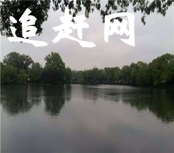 毛楼位于范县辛庄乡，地界豫鲁两省，南临黄河，北依大堤，景象壮观，自然风光秀明。