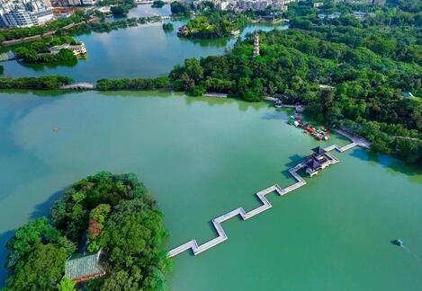 中国拥有“西湖”之名的景致数不胜数，除了天下闻名的杭州西湖外，惠州西湖也堪称是我国西湖中的个中翘楚。