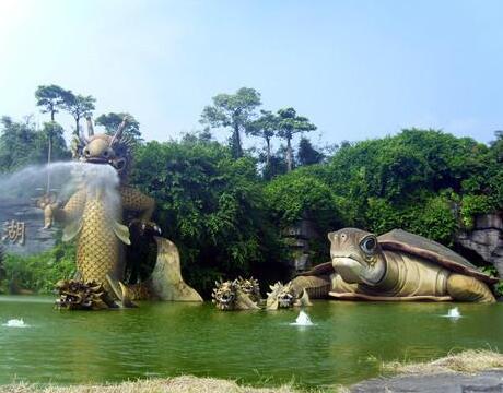 湖光岩风景区位于湛江市区西南部约19公里处，是**的湖光岩火山口风景区。