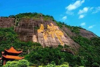 庆寿岩是都峤山的一部分，自古以来就是容县的赏景与宗教胜地，如今这里已经建成为都峤山生态文化旅游区