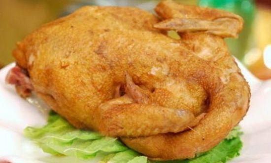 大庆扒鸡是大庆的特色风味美食。