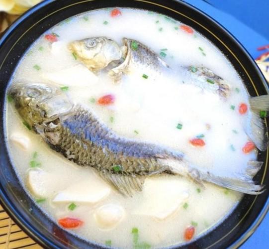 2002年，汤河“滋补鱼头”被省旅游系统评为“辽宁省十大风味食品”。