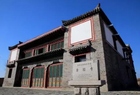 圣经寺位于彰武县大四家子乡，是省级文物保护单位。