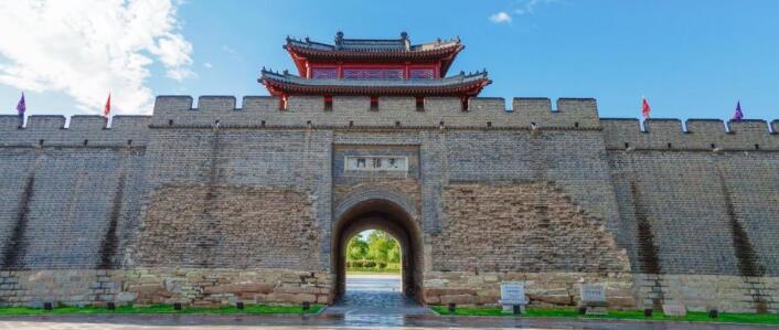 辽阳东京城位于辽宁省辽阳市文圣区，太子河右岸，始建于努尔哈赤后金天命六年（1621年）