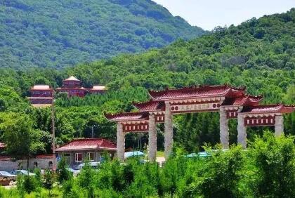 香炉山位于黑龙江省哈尔滨市在宾县的南端，是张广才岭的余脉。