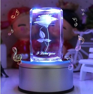 3D水晶玫瑰花摆件 旋转发光音乐盒 圣诞礼品