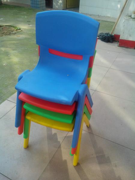 供应幼儿园桌椅滑