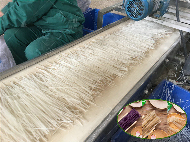 日产2-12吨的红薯粉条设备、水晶粉丝机使用铺浆切割式工艺