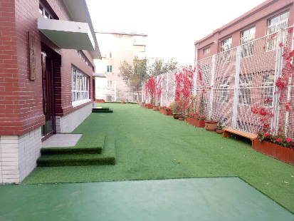 大连各种用于 幼儿园 球场 家庭装饰的人造草坪批发 人造草坪 仿真草坪