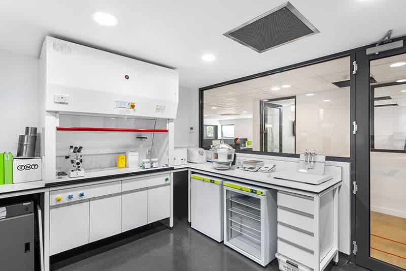 广州实验室装修公司分享一个无尘实验室装修设计方案