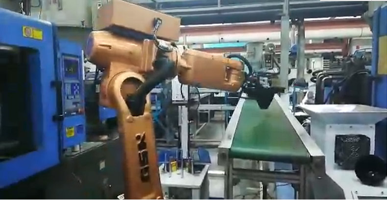 自动化冲床机器人