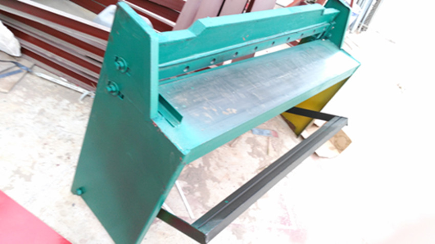 河北河北供应脚踏式剪板机彩钢剪板设备1.3米脚踏式剪板机设备