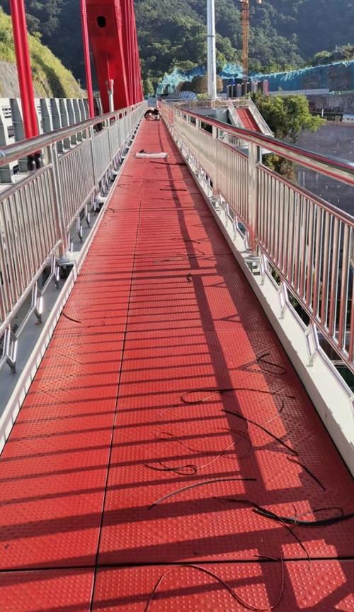 过街天桥跨江大桥人行道专用耐磨防水防滑抗老化特种橡胶地板