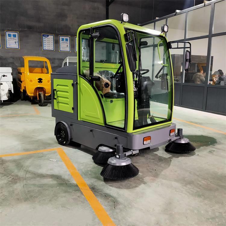 供应物业小型多功能电动扫地车 搅拌站扫地机 驾驶式扫路车