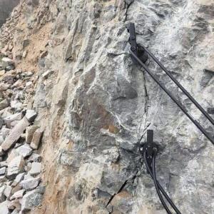 广东东莞矿山拆除大块石头用150型液压劈裂棒