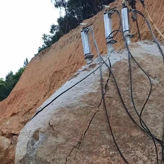 青海省拆除石头用250型液压分裂机设备