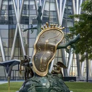 临沂城市主题 小脚丫铜时钟雕塑 铸铜系列图例