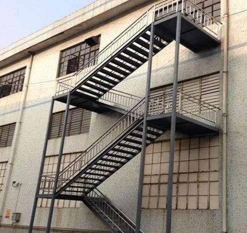 丰台钢结构厂家哪里有_福鑫腾达钢结构楼梯
