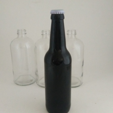 棕色啤酒瓶空玻璃