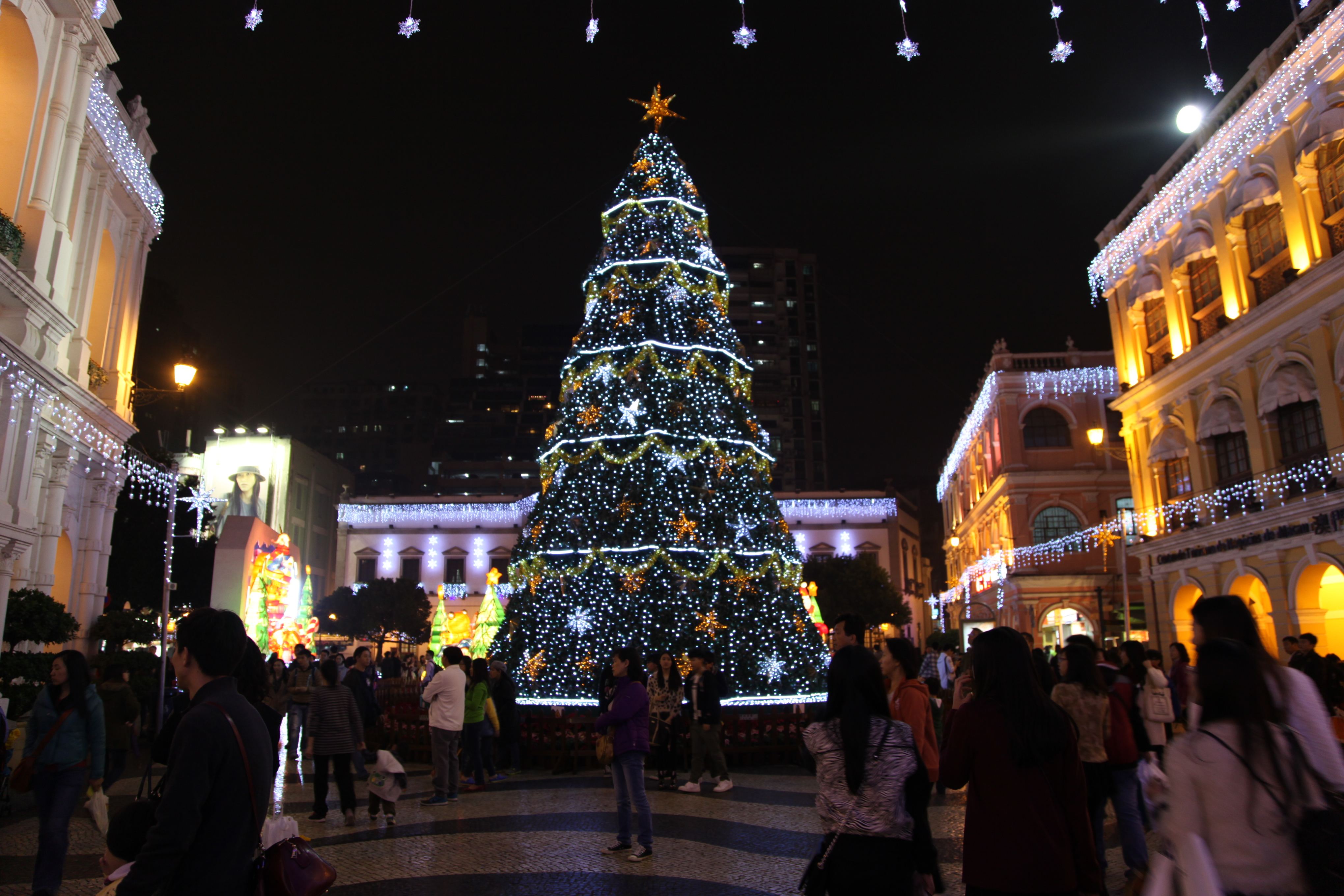 圣诞节布置用品商场酒店入口处防水室外防风大型圣诞树装饰 10米 厂家定制