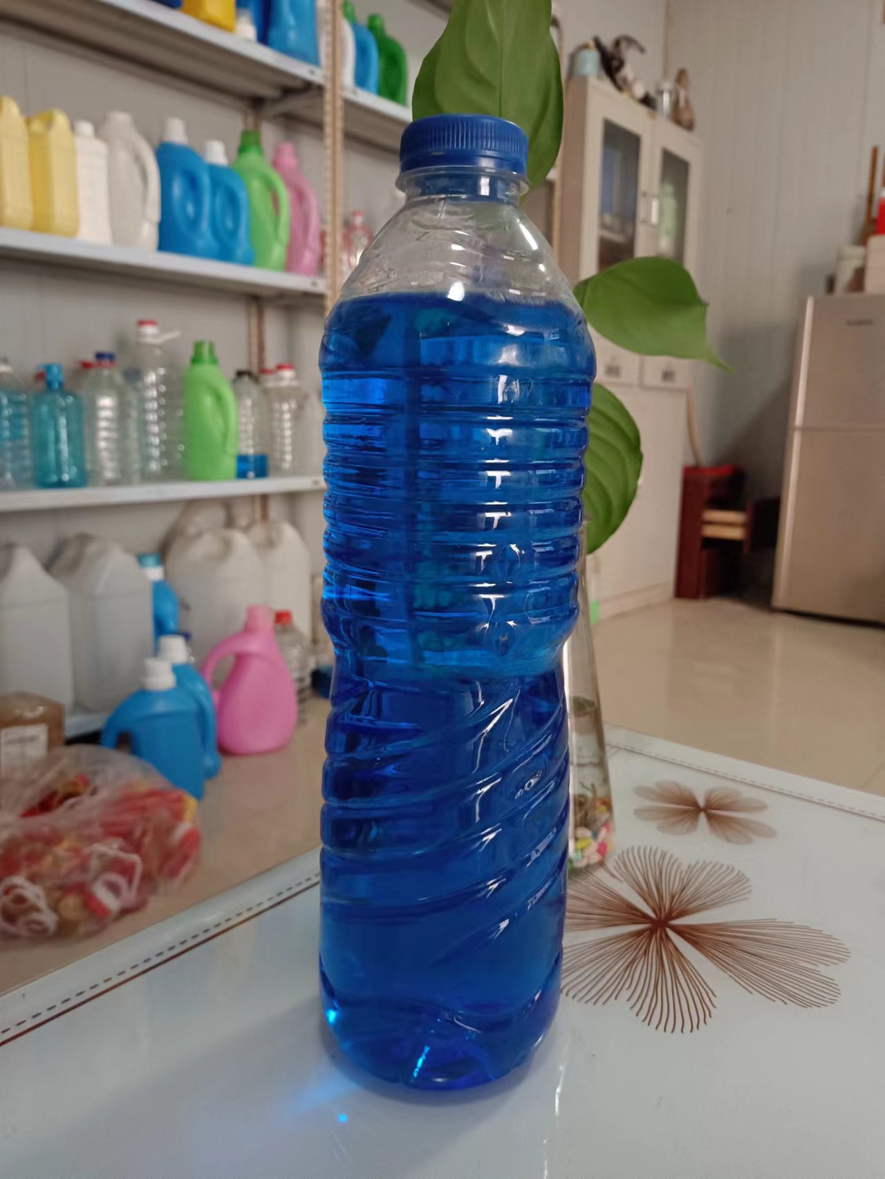 天门市玻璃水瓶销售，天门市1.3L1.5L1.6L1.7L1.8L汽车玻璃水瓶厂家