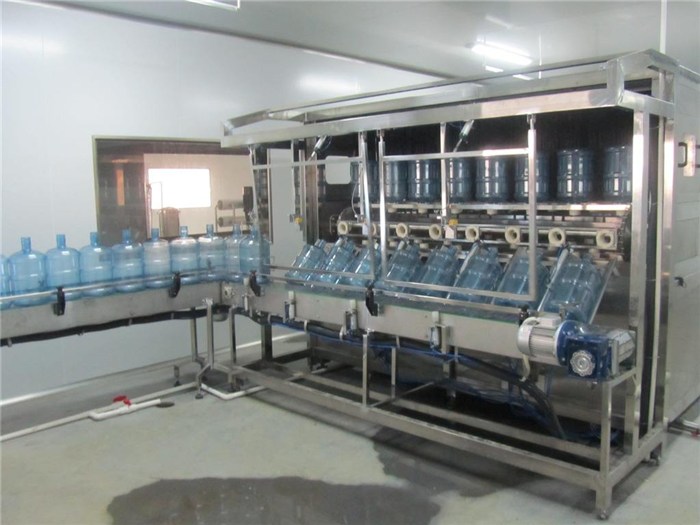 山东潍坊0.5吨纯净水设备、宇顺机械(在线咨询)、合作纯净水设备
