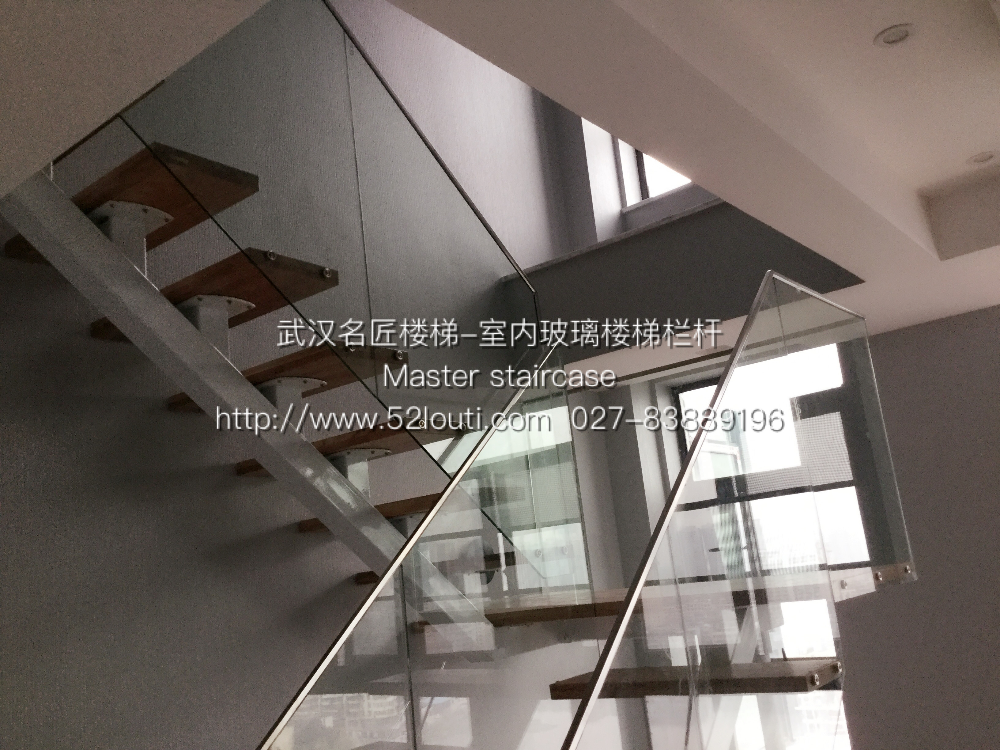 武汉别墅楼梯玻璃