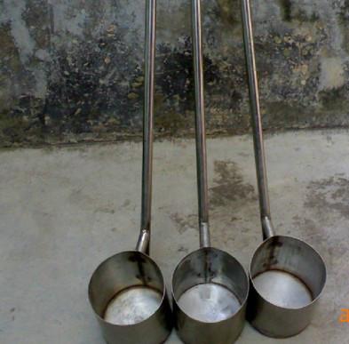 供应熔铝铝水勺、舀铝水的勺子、不锈钢汤勺、铝合金浇注铝水勺