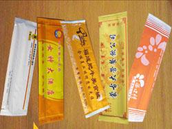 供应赤峰湿巾筷子定制三合一湿巾筷子一次性餐包13167547513