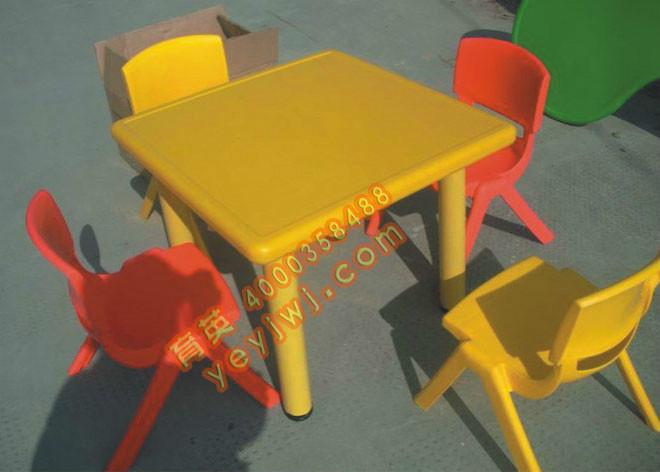 供应幼儿园桌椅儿童学习桌椅塑料桌椅