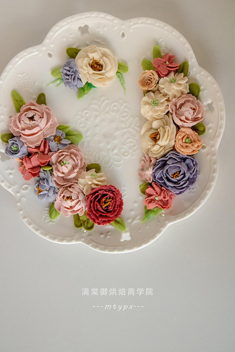龙岩韩式裱花蛋糕培训   龙岩学韩式裱花蛋糕  龙岩满棠御烘焙商学院