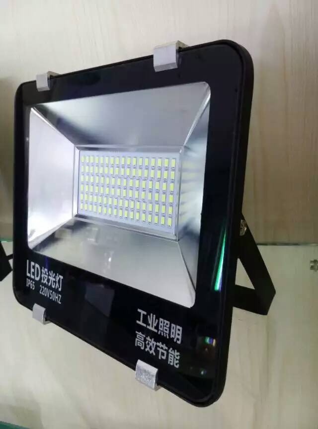 供应LED投光灯 LED投光灯批发厂家 LED投光灯批发价格 优质LED户外投光灯