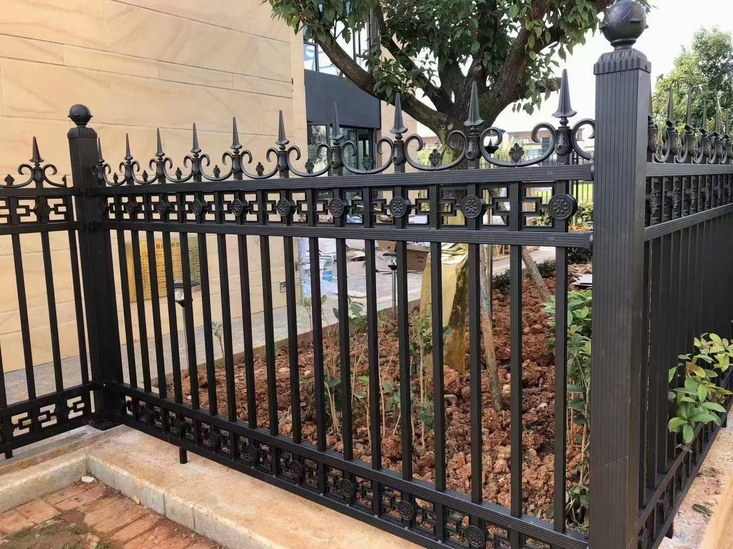 厂家直供可定制锌钢防护护栏 小区别墅专用护栏 安装简单防锈护栏